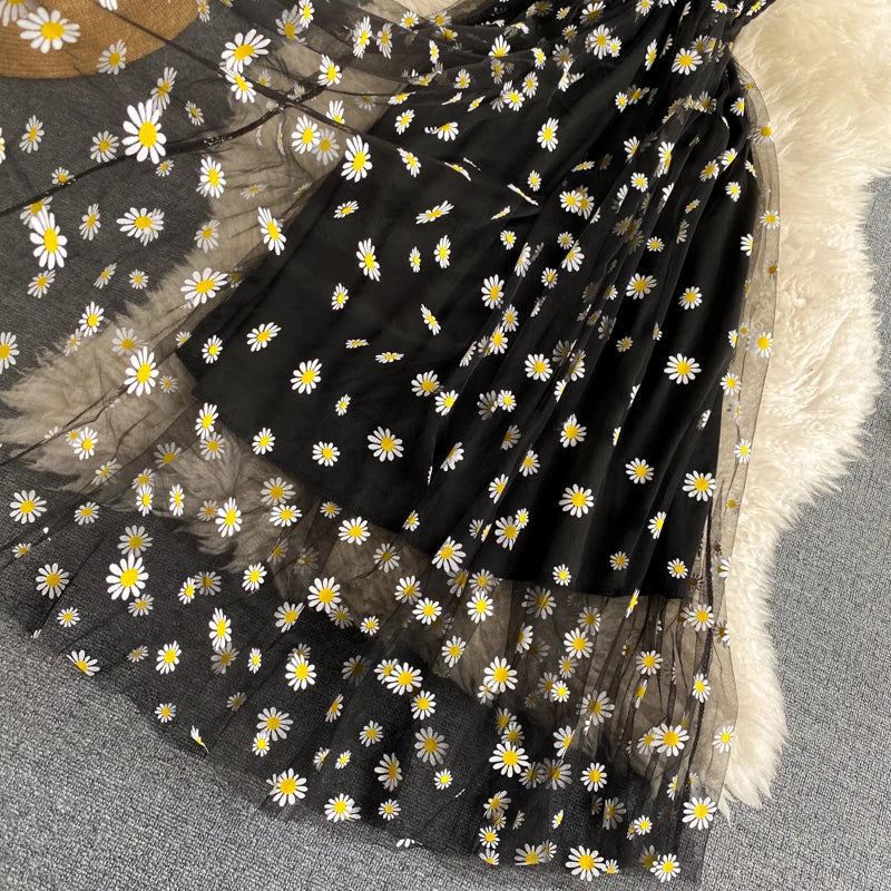 Vestido Encanto: Alcinhas com Duas Camadas