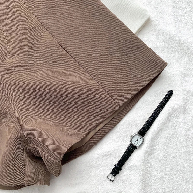 Short Feminino Cintura Alta com Cinto: Elegância Casual - Estilo e Conforto em Cada Detalhe