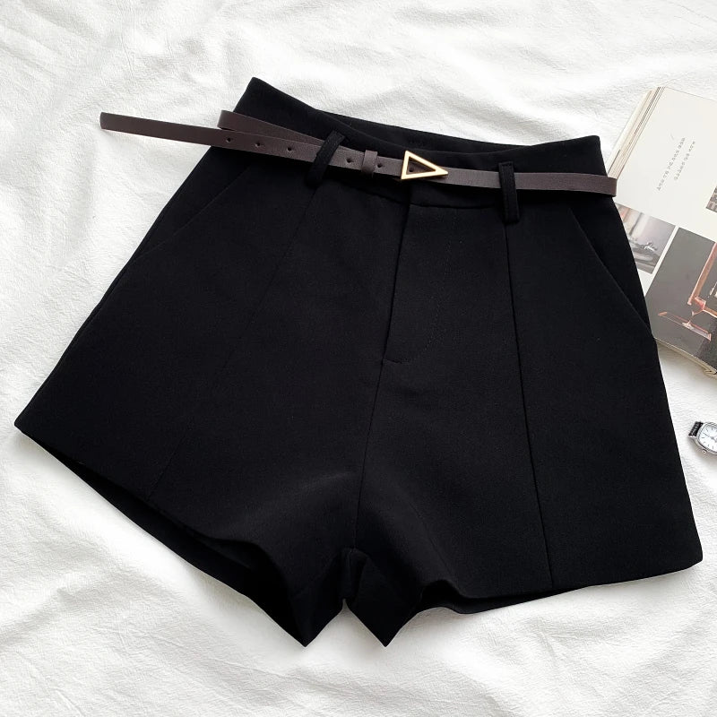 Short Feminino Cintura Alta com Cinto: Elegância Casual - Estilo e Conforto em Cada Detalhe
