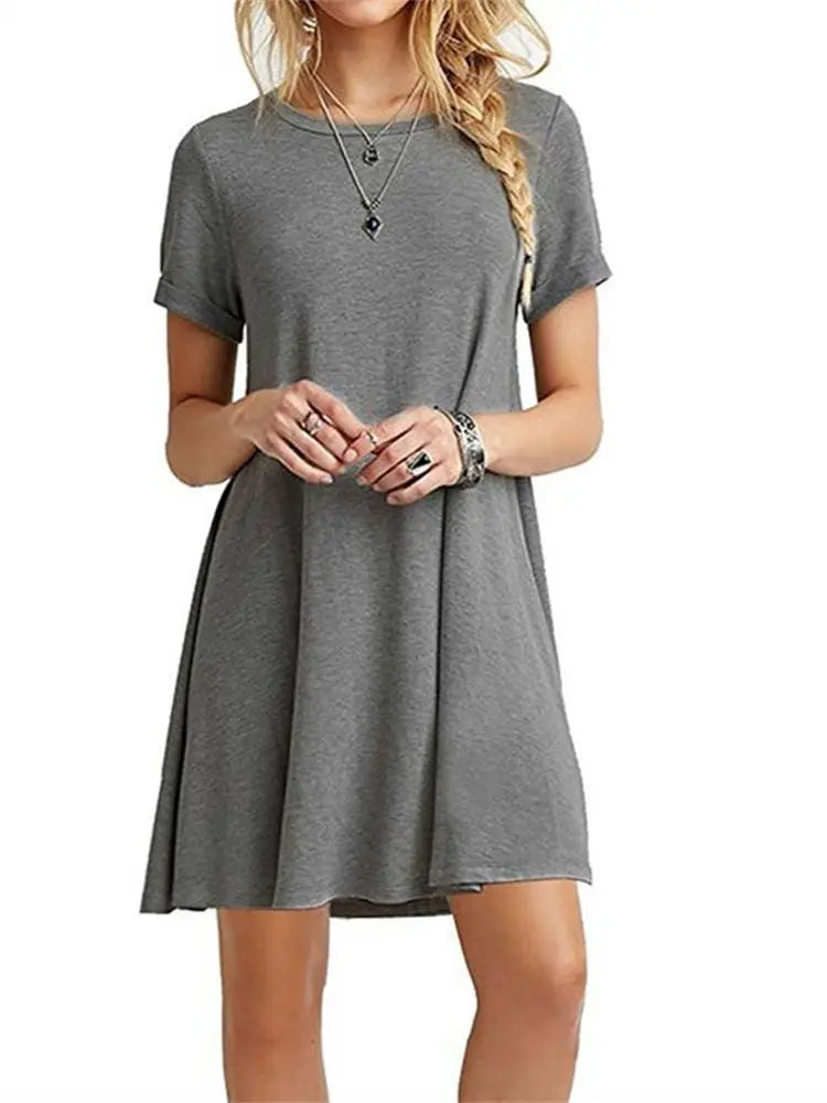 Vestido Básico de Manga Curta com Gola Redonda: Essência Chic - Simplicidade que Encanta